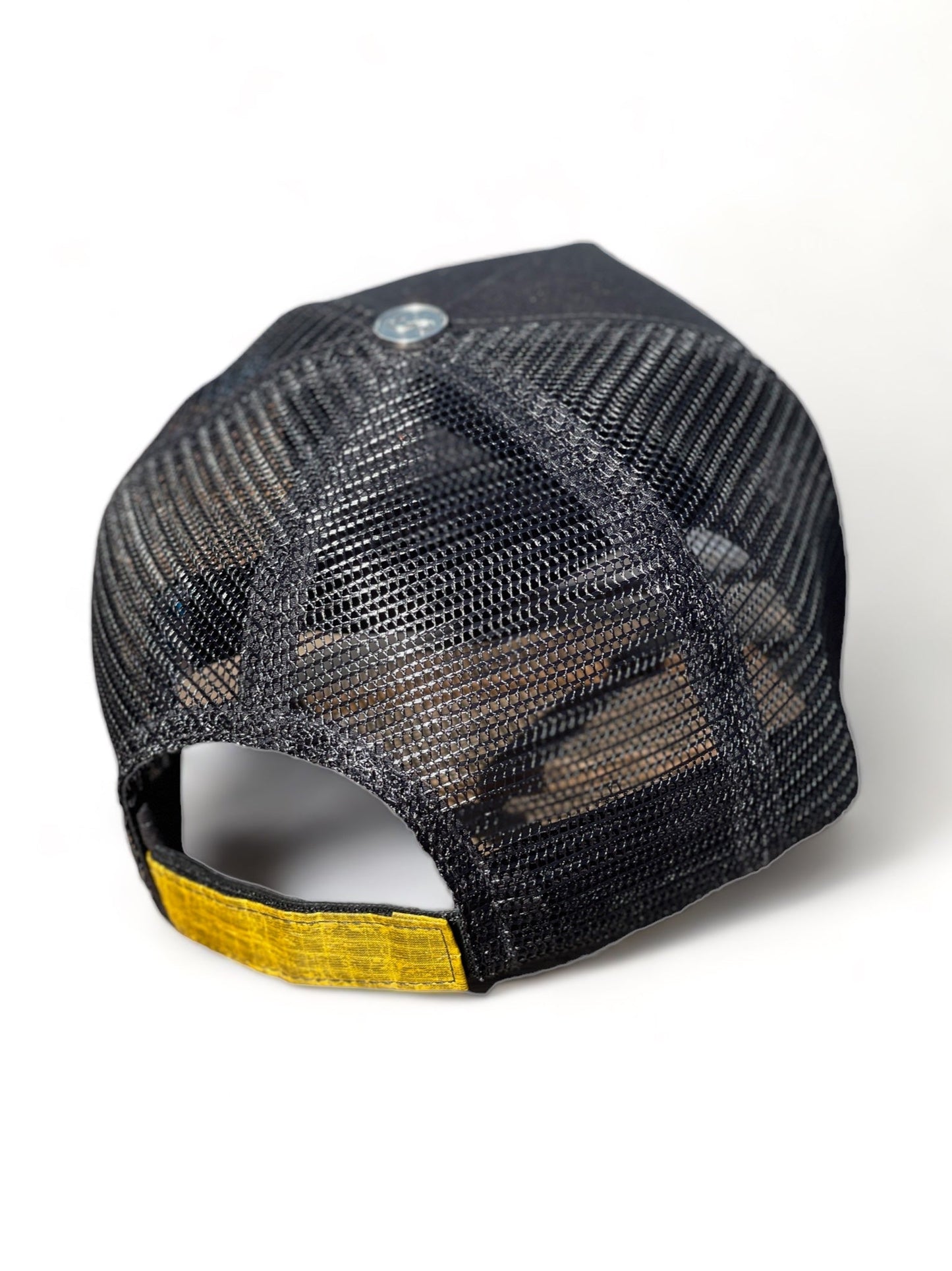 Trucker Hat mesh with kite closure
